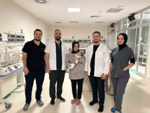 batmanda-900-gram-dogan-bebek-2-kiloya-ulasarak-hayata-tutunmayi-basardi-GOvTS6Vi.jpg