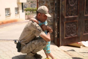 Batman'da Jandarma, Şehit ve Gazilerin Ailelerine Destek Oluyor batmanda-jandarma-sehit-ve-gazilerin-ailelerine-destek-oluyor-ve7NEgmF.jpg