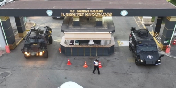 Batman'da Uyuşturucu Operasyonuyla 7 Kişi Tutuklandı: Suç Çetelerine Darbe! Batman’da Uyuşturucu Operasyonuyla 7 Kişi Tutuklandı: Suç Çetelerine Darbe!