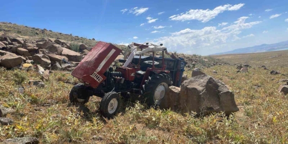 Bulanık’ta Traktör Uçuruma Düştü: 1 Ağır, 3 Yaralı Bulanık’ta Traktör Uçuruma Düştü: 1 Ağır, 3 Yaralı