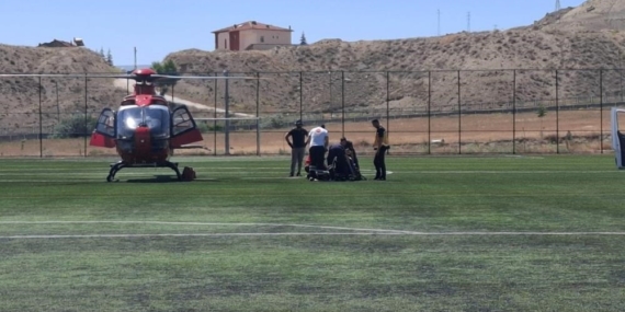 Darende'de Acil Durum: Fenalaşan Hasta Hava Ambulansıyla Malatya'ya Ulaştırıldı Darende’de Acil Durum: Fenalaşan Hasta Hava Ambulansıyla Malatya’ya Ulaştırıldı