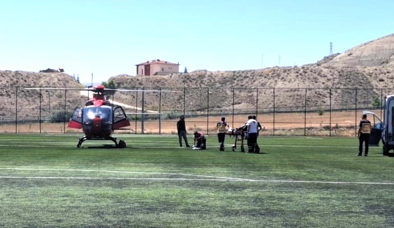 darendede-eli-kesilen-vatandas-ambulans-helikopterle-malatyaya-ugurlandi-fiwrpm4H.jpg