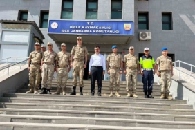 dicle-kaymakami-mustafa-atis-jandarma-personeliyle-ozel-bir-toplantida-bulustu-miD4NExX.jpg
