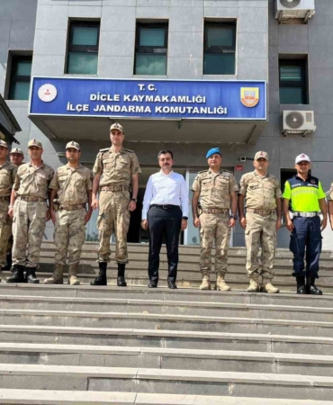 dicle-kaymakami-mustafa-atis-jandarma-personeliyle-ozel-bir-toplantida-bulustu-miD4NExX.jpg