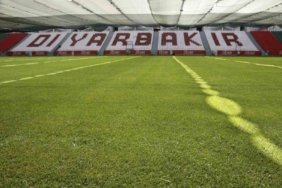 diyarbakir-stadyumundaki-incelemeleriyle-vali-zorluoglu-gundemde-KsxOT42c.jpg