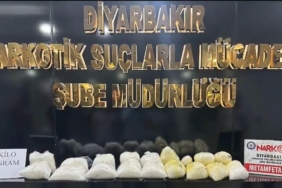 diyarbakirda-43-kilogram-uyusturucu-ile-yapilan-operasyonda-3-kisi-tutuklandi-iTLzUwJz.jpg