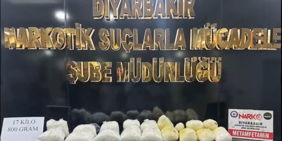 Diyarbakır'da 43 Kilogram Uyuşturucu ile Yapılan Operasyonda 3 Kişi Tutuklandı Diyarbakır’da 43 Kilogram Uyuşturucu ile Yapılan Operasyonda 3 Kişi Tutuklandı