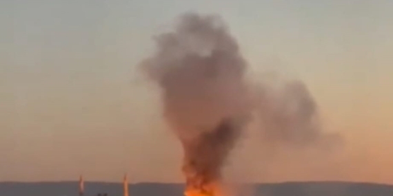 Düğün ve Kına Malzemeleri Dükkanında 3 Saat Süren Yangın Düğün ve Kına Malzemeleri Dükkanında 3 Saat Süren Yangın