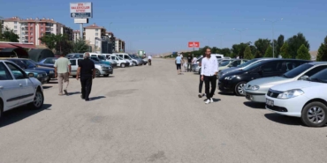 elazig-ikinci-el-oto-pazarinda-arac-bollugu-alicilarin-yoklugu-dikkat-cekiyor-cFOPtYEf.jpg