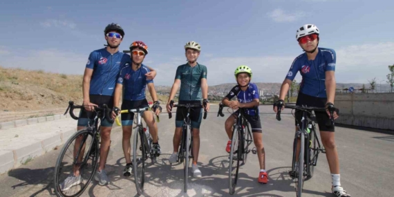 Elazığ'da 15 Temmuz'da Pedallar Milli Birlik İçin Dönmeye Devam Ediyor Elazığ’da 15 Temmuz’da Pedallar Milli Birlik İçin Dönmeye Devam Ediyor