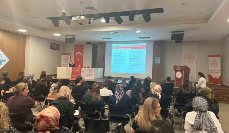 elazigda-aile-yili-egitimleri-devam-ediyor-yeni-firsatlar-ve-gelisim-imkanlari-FMWZGQkD.jpg