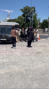 elazigda-kaza-sonrasi-yasanan-kavga-anlari-kameralara-yansidi-z92xRzKL.jpg