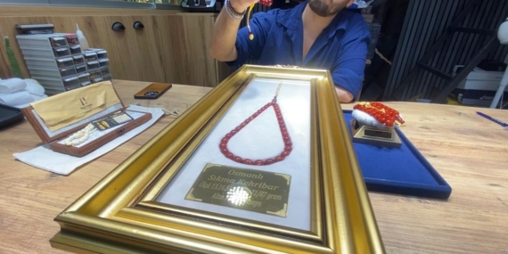 Elazığ'da Milyonluk Osmanlı Kehribarı Tespihler İlk Kez Sergilendi Elazığ’da Milyonluk Osmanlı Kehribarı Tespihler İlk Kez Sergilendi