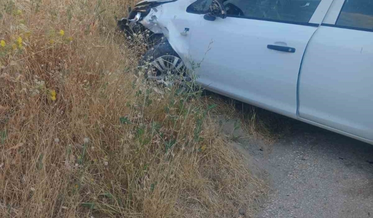 elazigda-otomobil-ve-motosiklet-carpisti-1-agir-3-yarali-XSXHWsAn.jpg