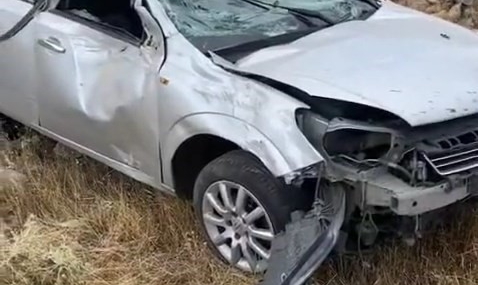 Elazığ'da Otomobilin Şarampole Yuvarlanması: 2 Kişi Yaralandı Elazığ’da Otomobilin Şarampole Yuvarlanması: 2 Kişi Yaralandı