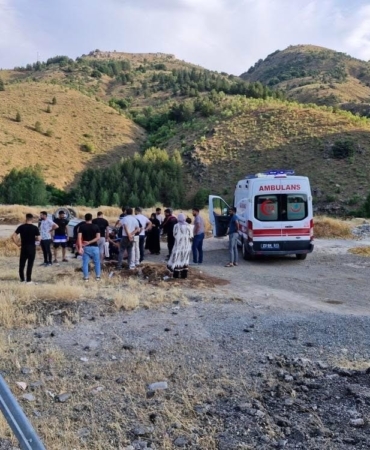 elazigda-otomobilin-takla-attigi-kaza-2si-agir-5-yarali-imCn3f5X.jpg