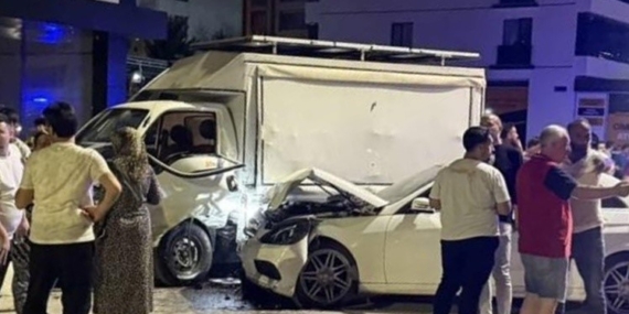 Elazığ’da Pikap ve Otomobil Çarpıştı: 3 Kişi Yaralandı