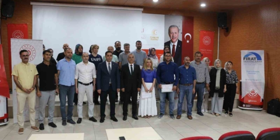 Elazığ'da Psikososyal Destek Personeline Verilen Sertifika Töreni Elazığ’da Psikososyal Destek Personeline Verilen Sertifika Töreni