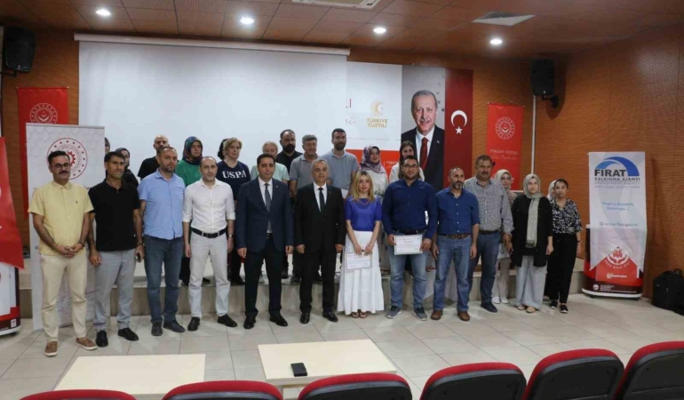 elazigda-psikososyal-destek-personeline-verilen-sertifika-toreni-vMyk4t6N.jpg