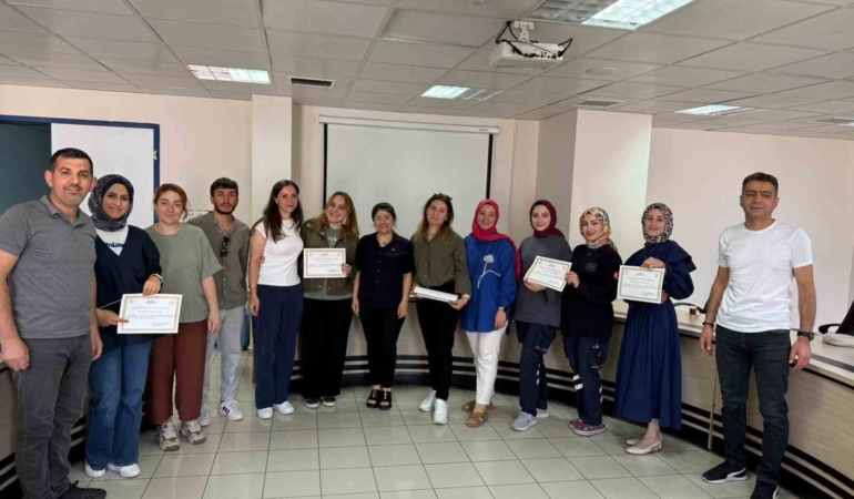 elazigda-saglik-hizmetleri-istasyonlarina-ozel-tesekkur-belgesi-toreni-TrPXmUSF.jpg