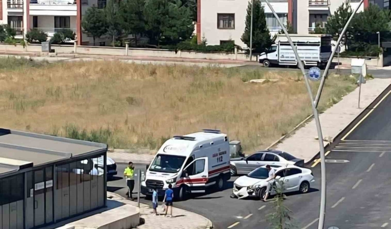 elazigda-trafik-kazasi-bir-yarali-olayin-detaylari-WsbPA6tp.jpg