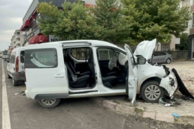elazigda-zincirleme-kaza-3-kisi-yaralandi-3jvPOHts.jpg