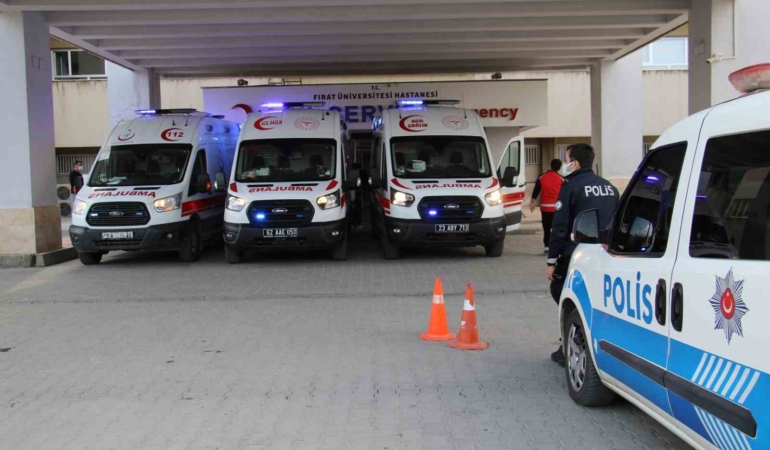 elazigda-zincirleme-trafik-kazasi-1-kisi-yaralandi-nrJ6SZsU.jpg