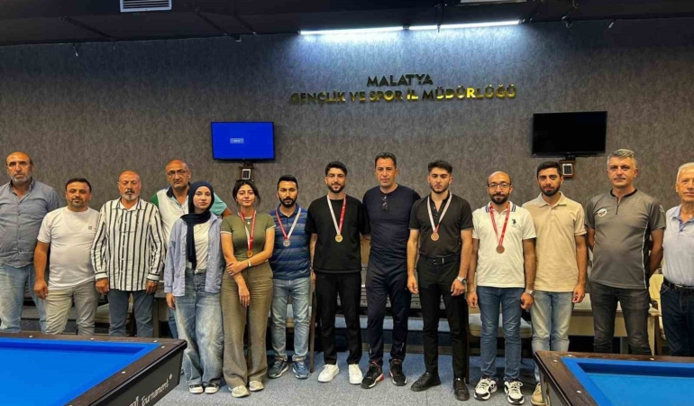 elazigli-bilardo-sporcusu-buyuk-basariya-imza-atti-OWOS5d6l.jpg