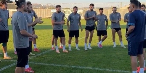 Elazığspor'da Enes Soy'un Kampa Katılımı: Yeni Sezon Hazırlıkları Başladı Elazığspor’da Enes Soy’un Kampa Katılımı: Yeni Sezon Hazırlıkları Başladı