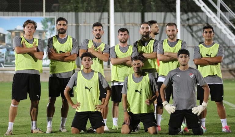 elazigsporun-erzurum-kampi-29-futbolcu-ile-coskulu-basladi-OPNgGNdR.jpg
