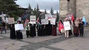 erzurumda-saglik-calisanlari-gazze-icin-anlamli-bir-yuruyus-gerceklestirdi-RHOUL2H4.jpg
