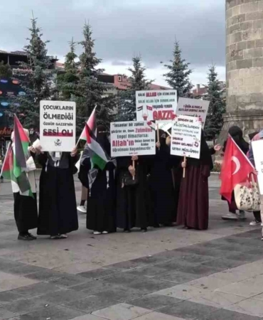 erzurumda-saglik-calisanlari-gazze-icin-anlamli-bir-yuruyus-gerceklestirdi-RHOUL2H4.jpg