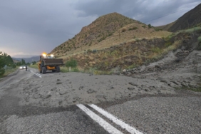 erzurumda-sel-felaketi-yollar-kapandi-hayat-durdu-Il2ruYFc.jpg