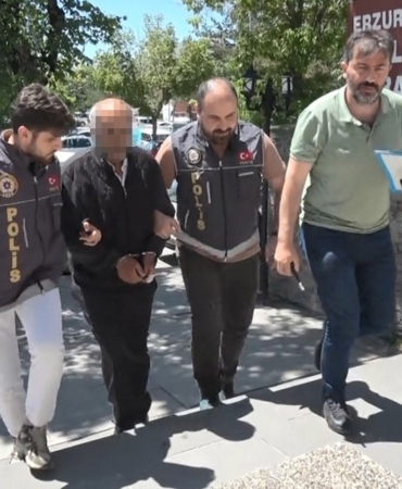esini-bicaklayan-koca-adliyeye-sevk-edildi-olayin-detaylari-A95nw3f8.jpg