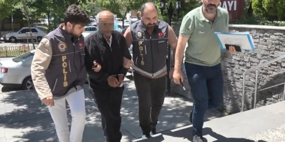 Eşini Bıçaklayan Koca, Adliyeye Sevk Edildi: Olayın Detayları Eşini Bıçaklayan Koca, Adliyeye Sevk Edildi: Olayın Detayları
