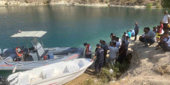 Fırat Nehri'nde Serinlemek İsterken Hayatını Kaybeden 16 Yaşındaki Genç Fırat Nehri’nde Serinlemek İsterken Hayatını Kaybeden 16 Yaşındaki Genç