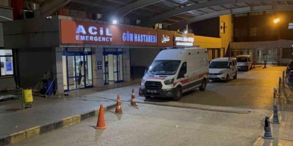 Gaziantep'te 8 Kilogram Altın Gaspı: Kaçaklar Polise Ateş Açtı, 4 Polis Yaralandı Gaziantep’te 8 Kilogram Altın Gaspı: Kaçaklar Polise Ateş Açtı, 4 Polis Yaralandı