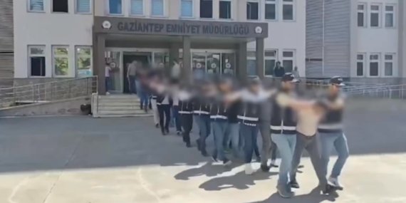 Gaziantep'te Ehliyet Sınavında 56 Jokerin Yakalanması: Şok Edici Gelişmeler Gaziantep’te Ehliyet Sınavında 56 Jokerin Yakalanması: Şok Edici Gelişmeler