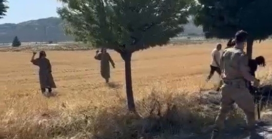 Gaziantep'te Kaza Yapan Araca Müdahale Eden Jandarmaya Saldırı Gaziantep’te Kaza Yapan Araca Müdahale Eden Jandarmaya Saldırı