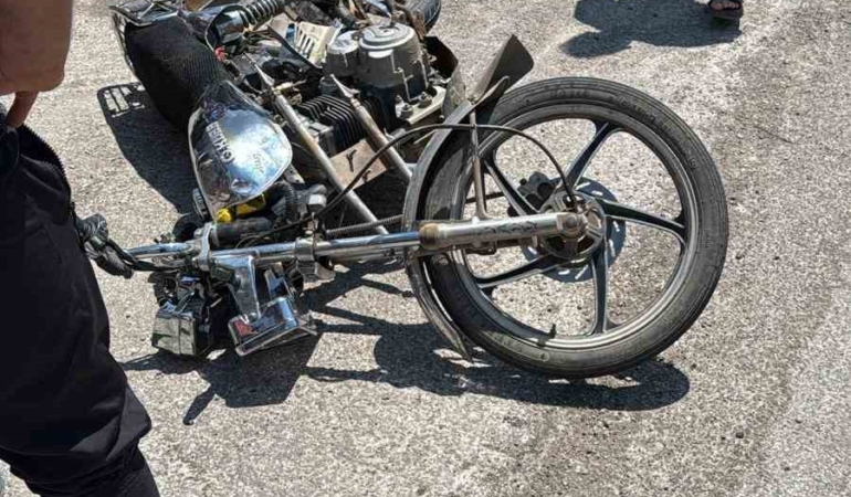 gaziantepte-motosiklet-ve-otomobil-carpismasi-2-kisi-yaralandi-nNbcQKn6.jpg