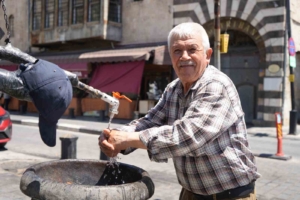 gaziantepte-sicak-havadan-bunalanlar-cesme-basinda-ferahladi-TljiytGk.jpg