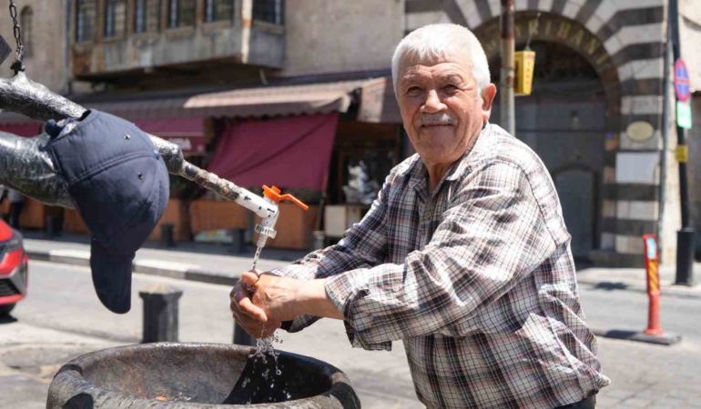 gaziantepte-sicak-havadan-bunalanlar-cesme-basinda-ferahladi-TljiytGk.jpg