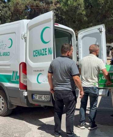 gaziantepte-tirin-traktore-carpmasi-sonucu-1-olu-1-yarali-VsNhRjAu.jpg