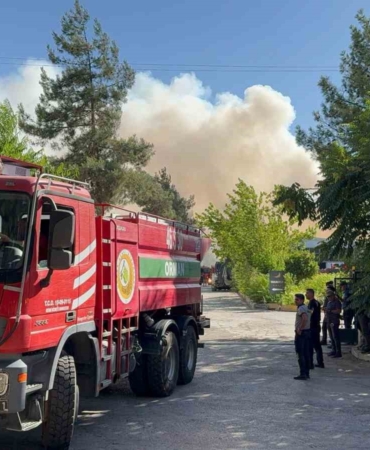 gaziantepteki-hali-fabrikasinda-meydana-gelen-yangin-olayi-LAWrt3w5.jpg