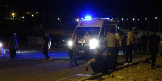 Gercüş'te Dehşet Verici Kaza: Motosiklet Sürücüsünün Bacağı Koptu Gercüş’te Dehşet Verici Kaza: Motosiklet Sürücüsünün Bacağı Koptu