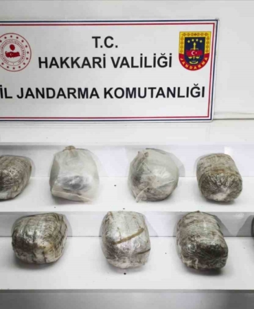 hakkaride-14-kilo-skunk-maddesi-yakalandi-uyusturucu-operasyonu-basariyla-tamamlandi-ZlBINv2H.jpg