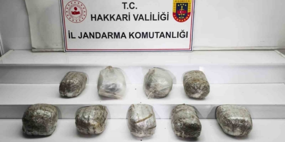 Hakkari'de 14 Kilo Skunk Maddesi Yakalandı: Uyuşturucu Operasyonu Başarıyla Tamamlandı Hakkari’de 14 Kilo Skunk Maddesi Yakalandı: Uyuşturucu Operasyonu Başarıyla Tamamlandı