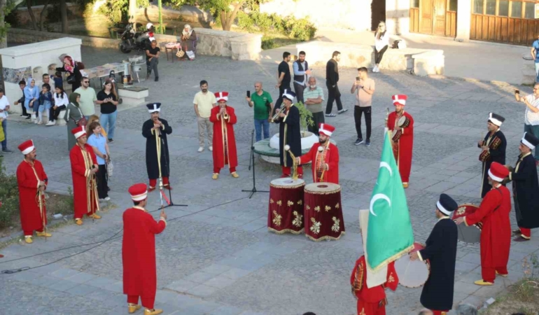 harputun-mehter-takimi-ile-coskulu-anlari-9w8c4kNe.jpg