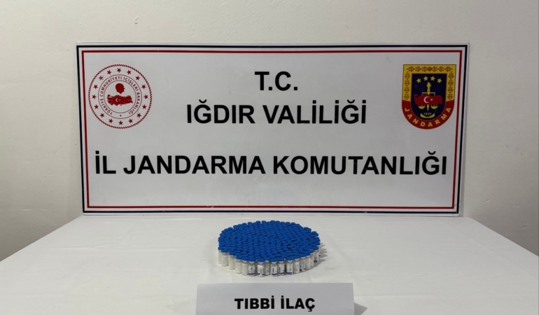 igdirda-kacak-sigara-ve-botoks-operasyonu-4-kisi-gozaltina-alindi-mtdYO2Be.jpg