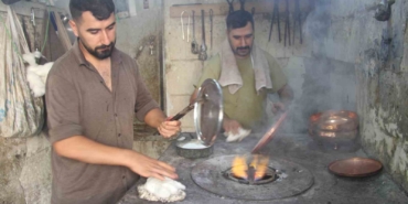 kalay-ustalarinin-zorlu-200-derece-sicaklikta-calisma-mucadelesi-CyrUz2YP.jpg